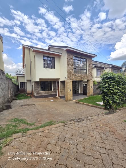 3 bedrooms maisonette all ensuite mansion plus dsq for rent in Ngong