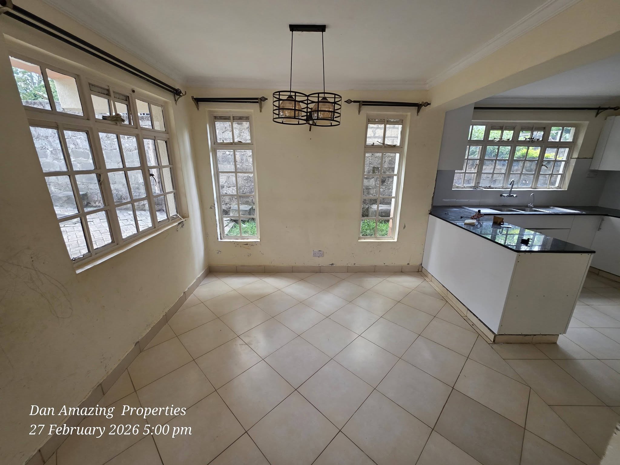 3 bedrooms maisonette all ensuite mansion plus dsq for rent in Ngong Image