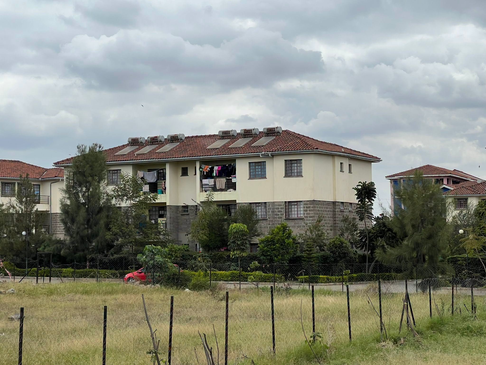 30x60 Plot fo sale in utawala airways, tamarine estate