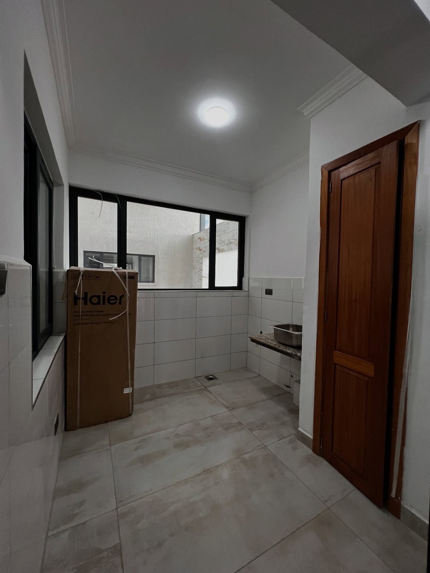 3bedroom apartment to let located in the heart of kileleshwa area Image