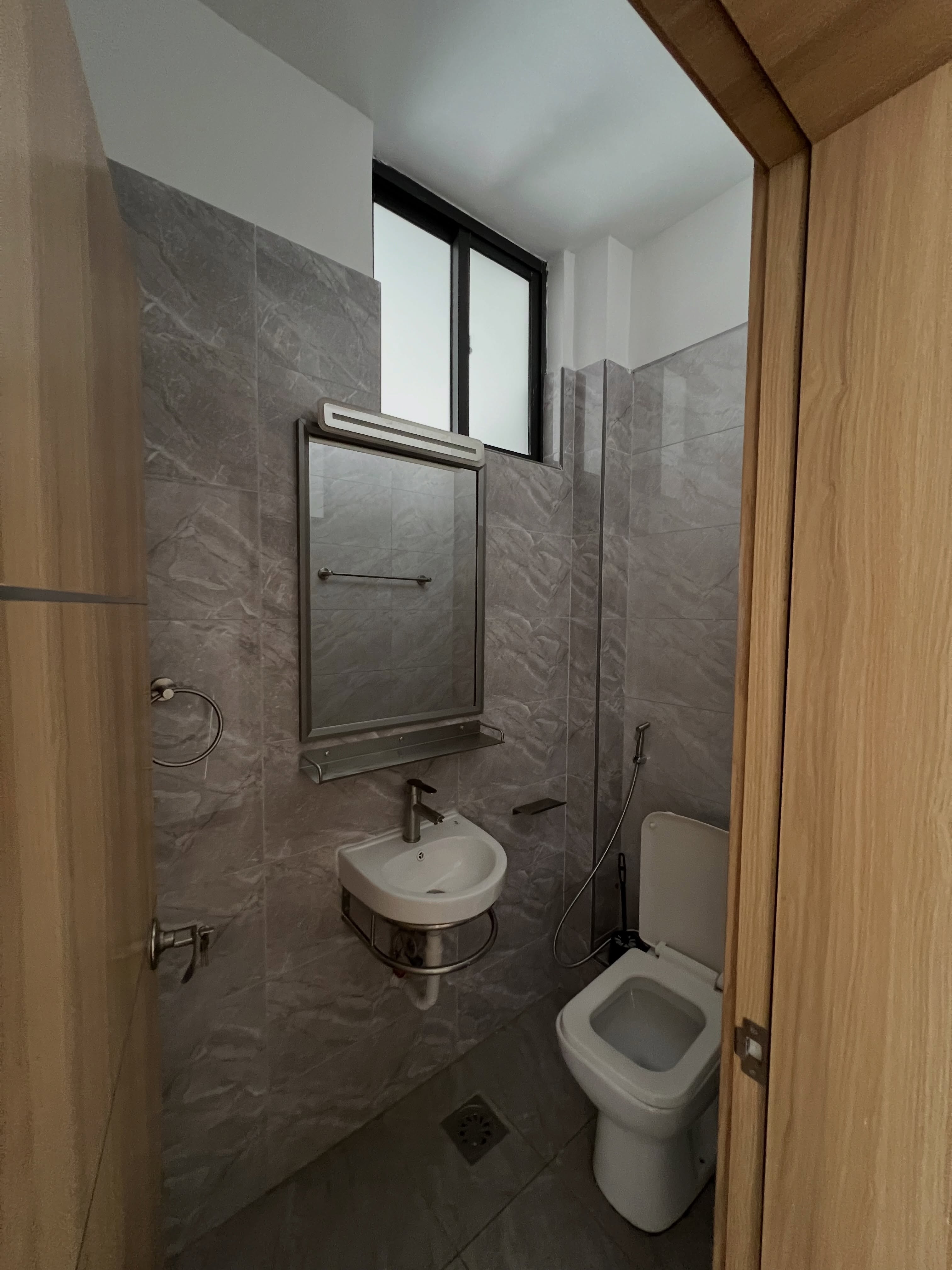 3bedroom plus sq apartment to let in the heart of lavington area Image