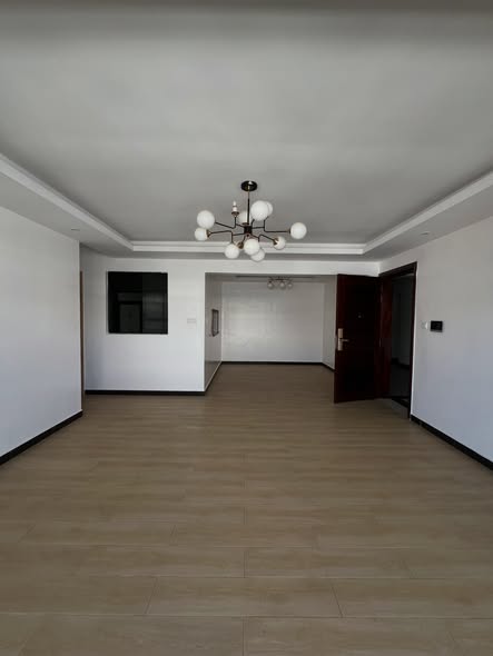3bedroom plus sq apartment to let in the heart of lavington area