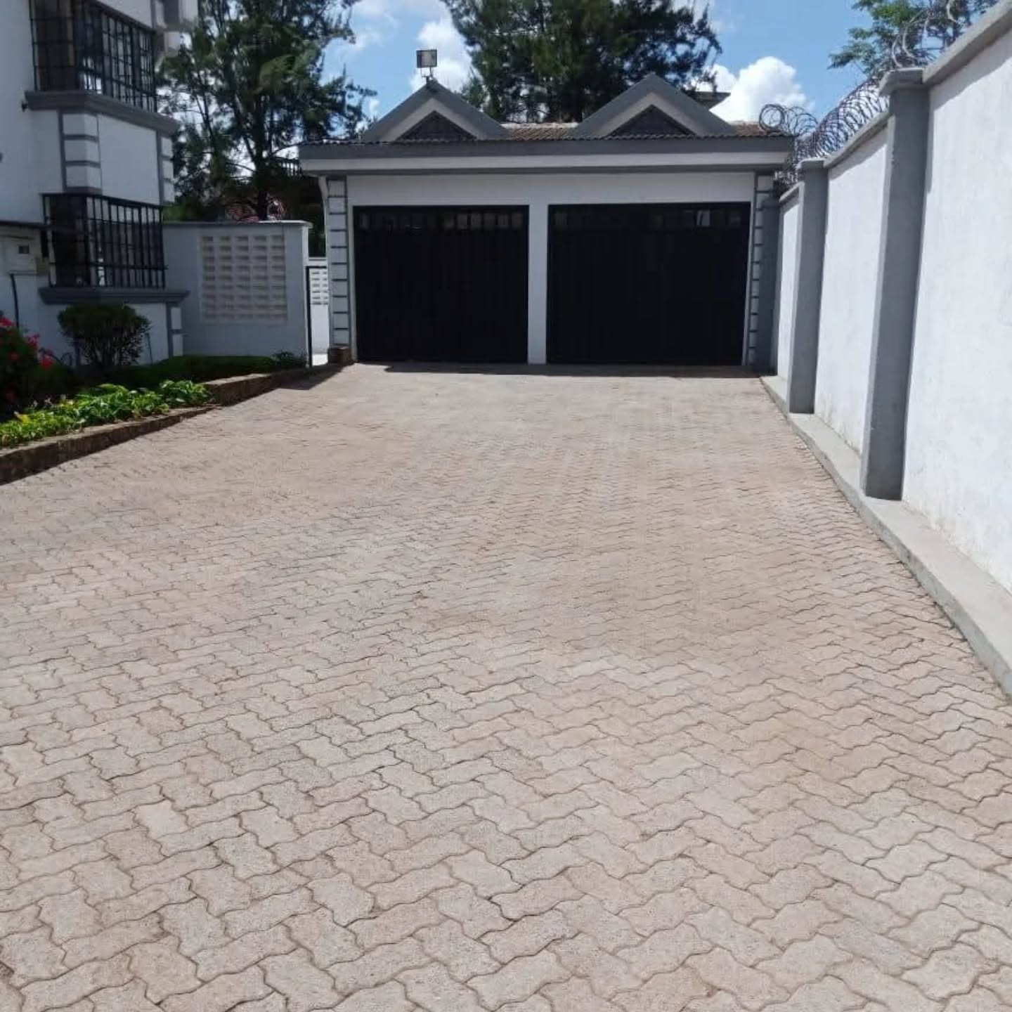 4-Bedroom All-En-Suite Stand-Alone Maisonette ,plus dsq for rent in Runda Image