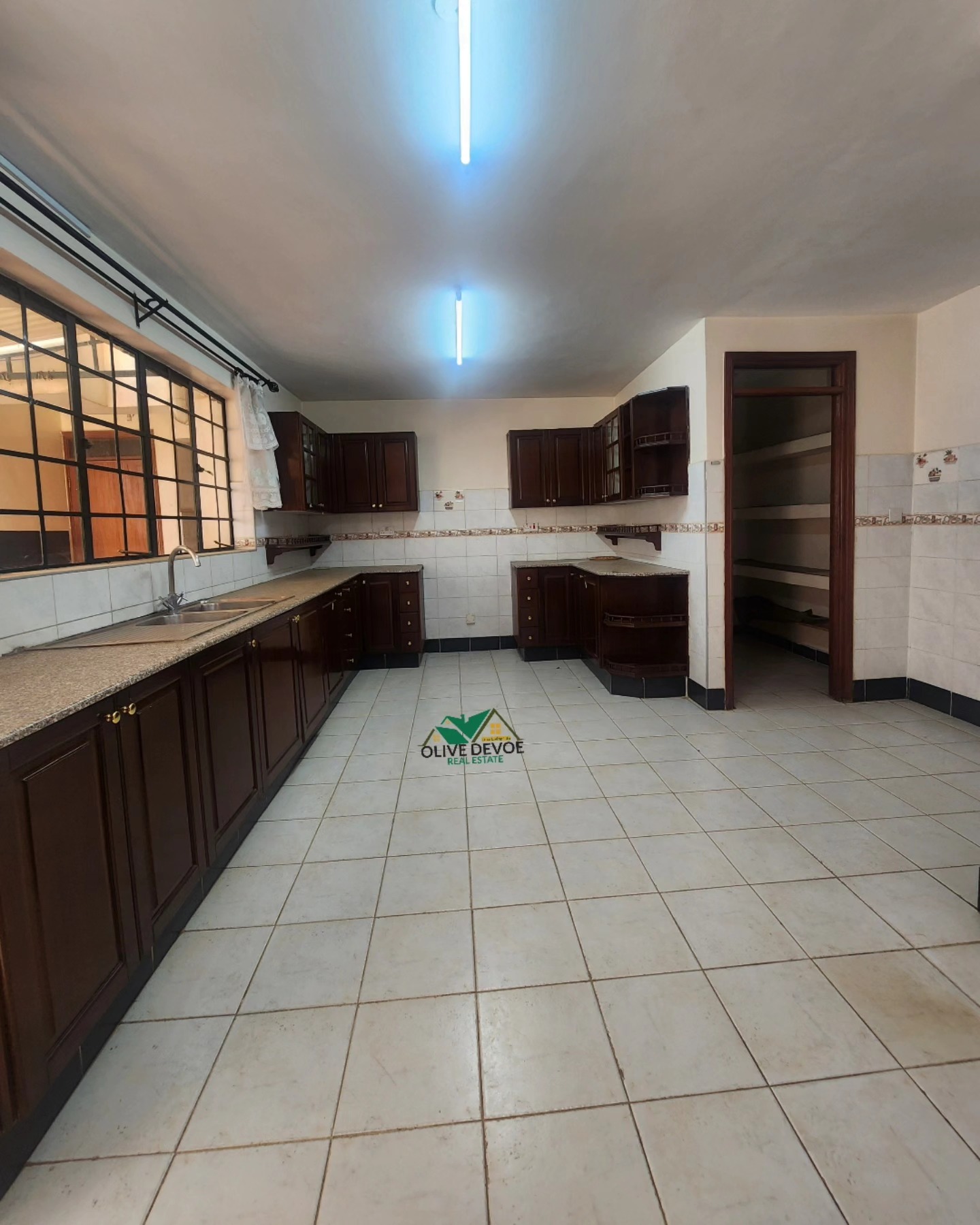 4 bedroom All ensuite + dsq townhouse for rent in Lavington Image