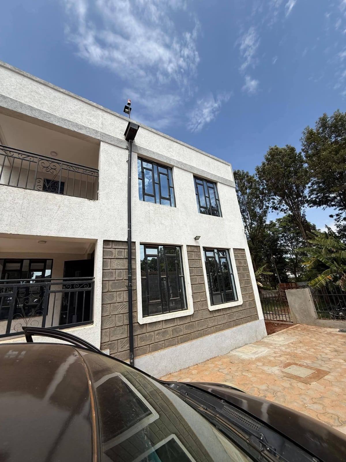 4 bedroom all ensuite townhouse to let or sale in gikambura 2 minutes drive from Kikuyu town