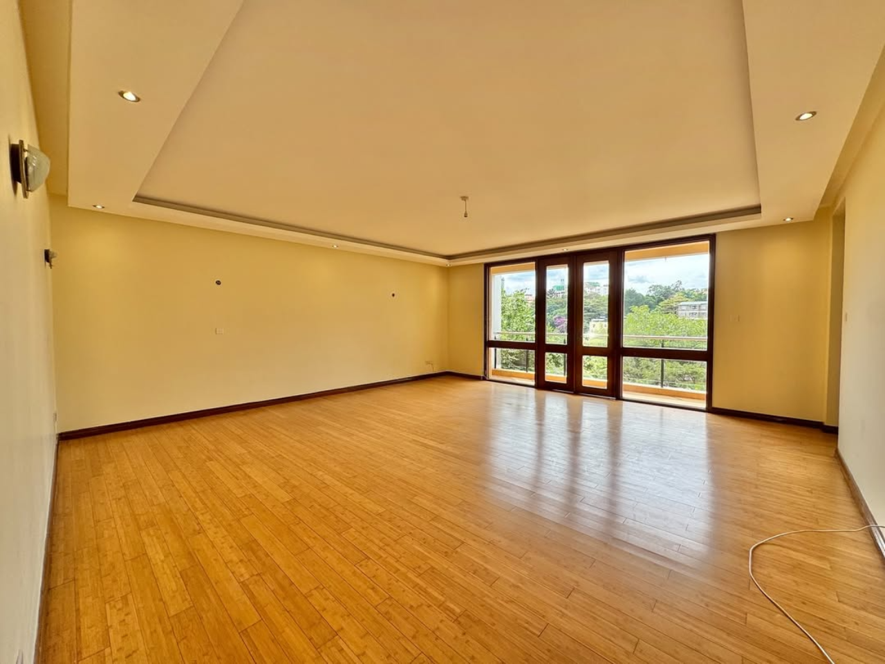 4 Bedroom Apartment Ensuite + DSQ Image