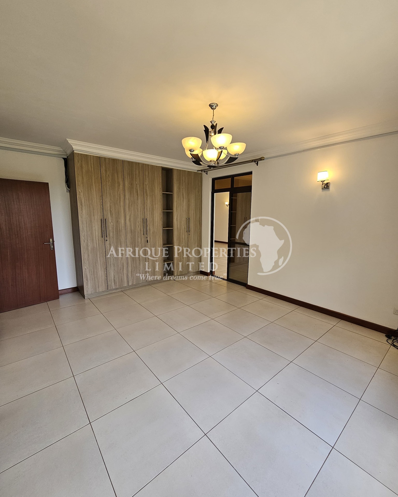 4 Bedroom Apartment For Sale in General Mathenge Image