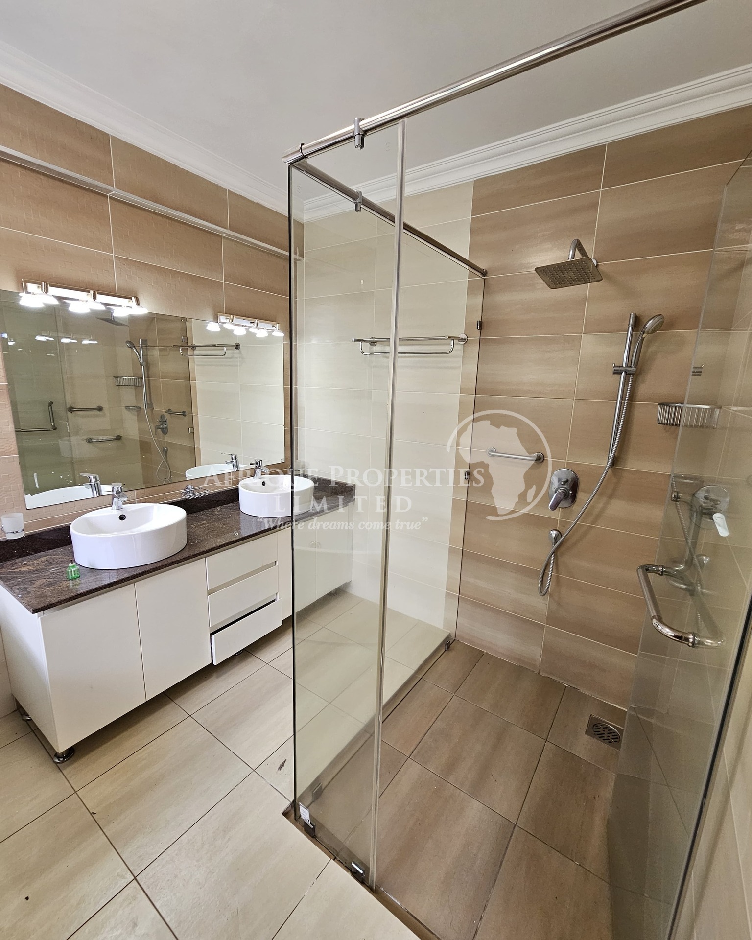 4 Bedroom Apartment For Sale in General Mathenge Image