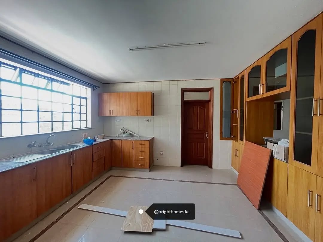 4 Bedroom Apartment Plus Dsq Apartment For Rent in Kilimani Image