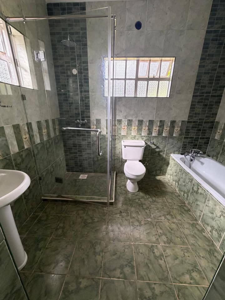 4 Bedroom Bungalow for Rent in Karen Image