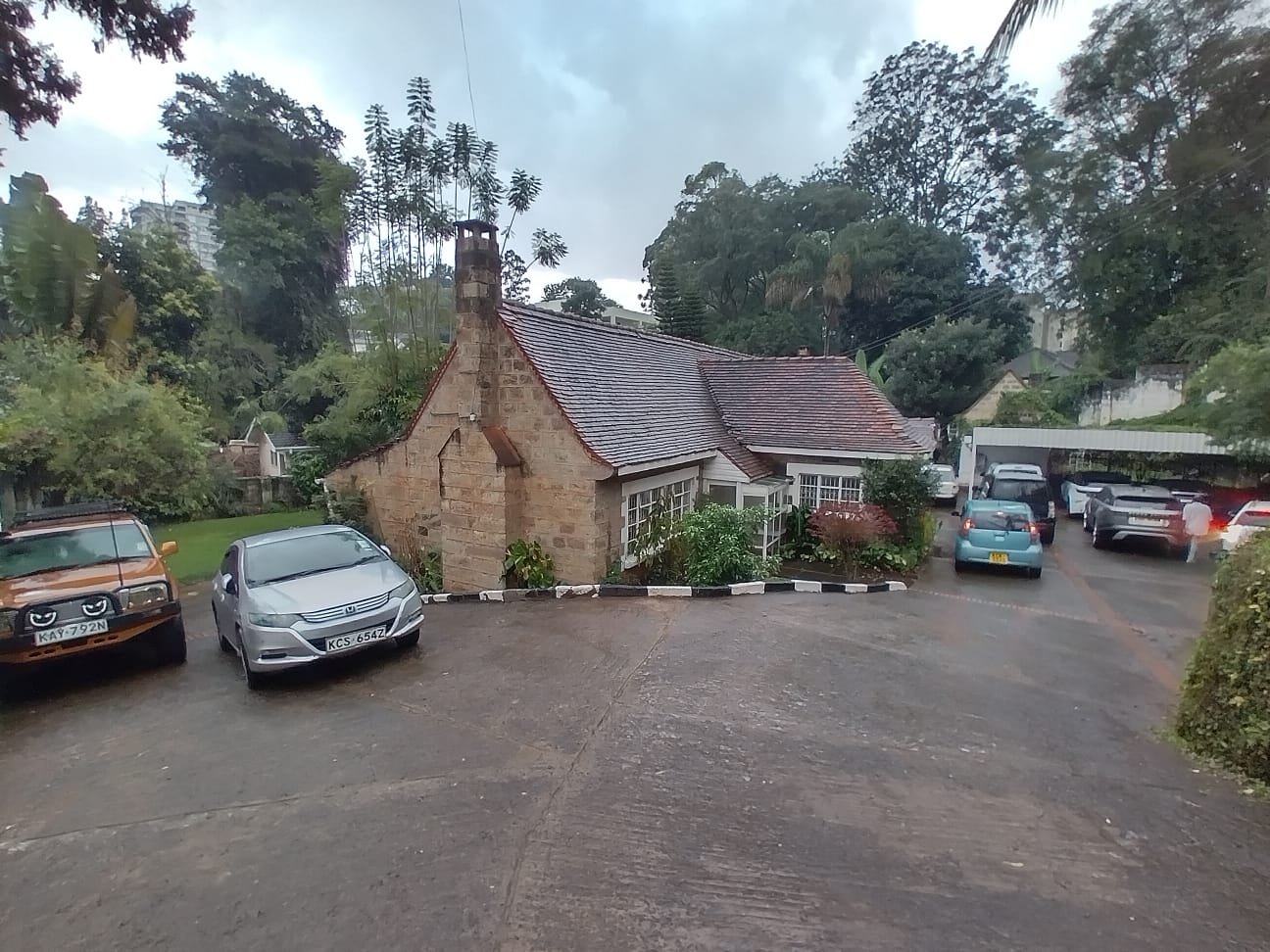 4 bedroom commercial house for rent in Westlands