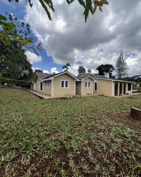 4-Bedroom + DSQ Bungalow To Let in Loresho