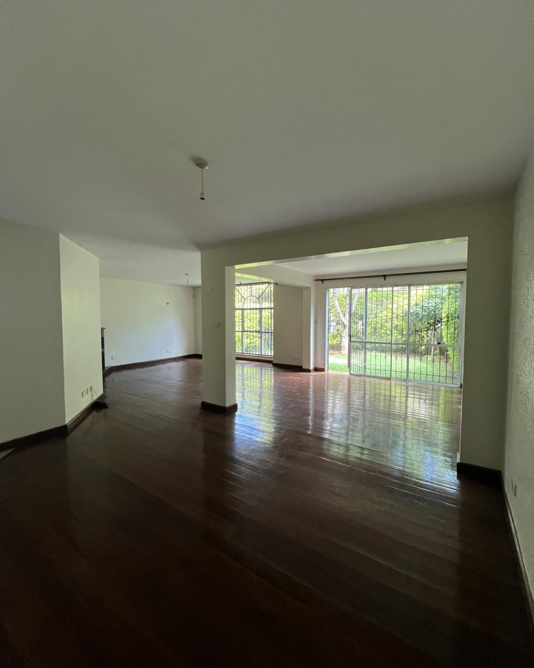 4-Bedroom + DSQ Townhouse To Let in Brookside Drive Image