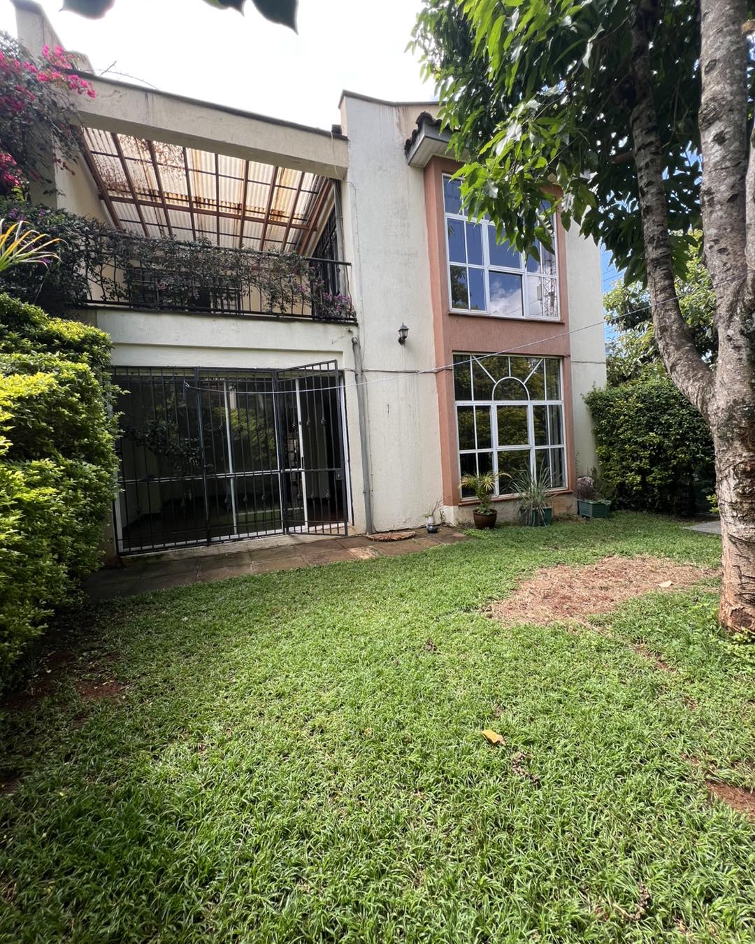 4-Bedroom + DSQ Townhouse To Let in Brookside Drive