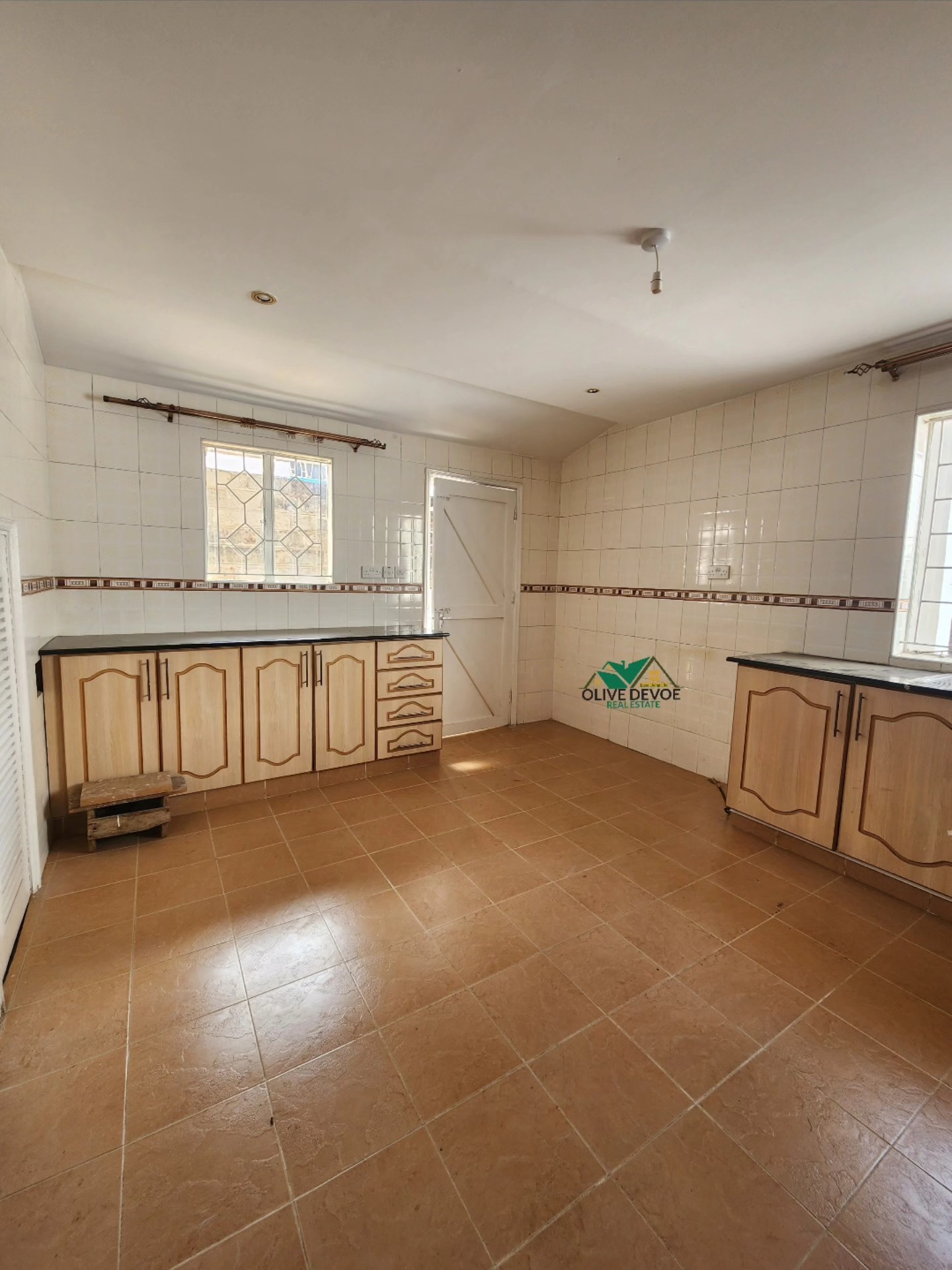 4 bedroom + dsq townhouse to let in Ngong Road Image