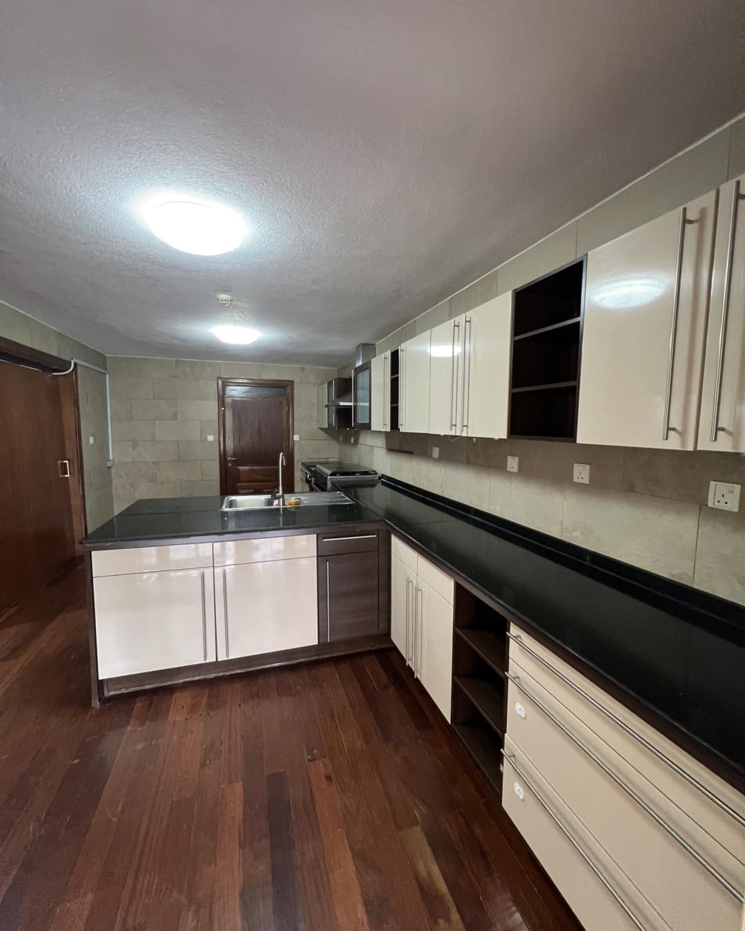 4-Bedroom + DSQ Townhouse To Let in Runda Image