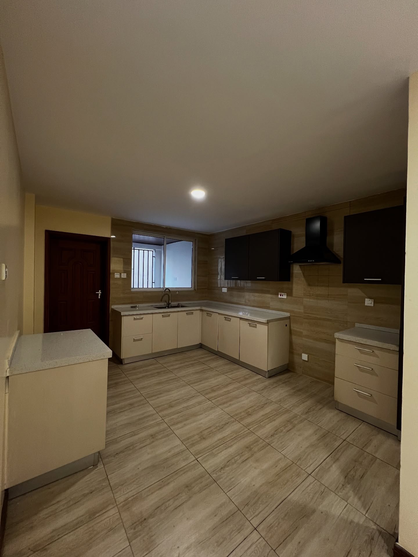 4 bedroom duplex apartment to let in the heart of kilimani area Image