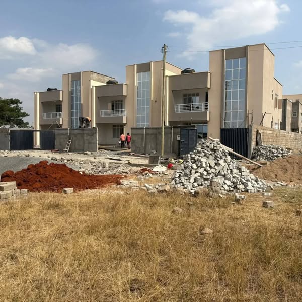 4 bedroom flatroof maisonette for sale in Tola Mangu, Thika Road Image