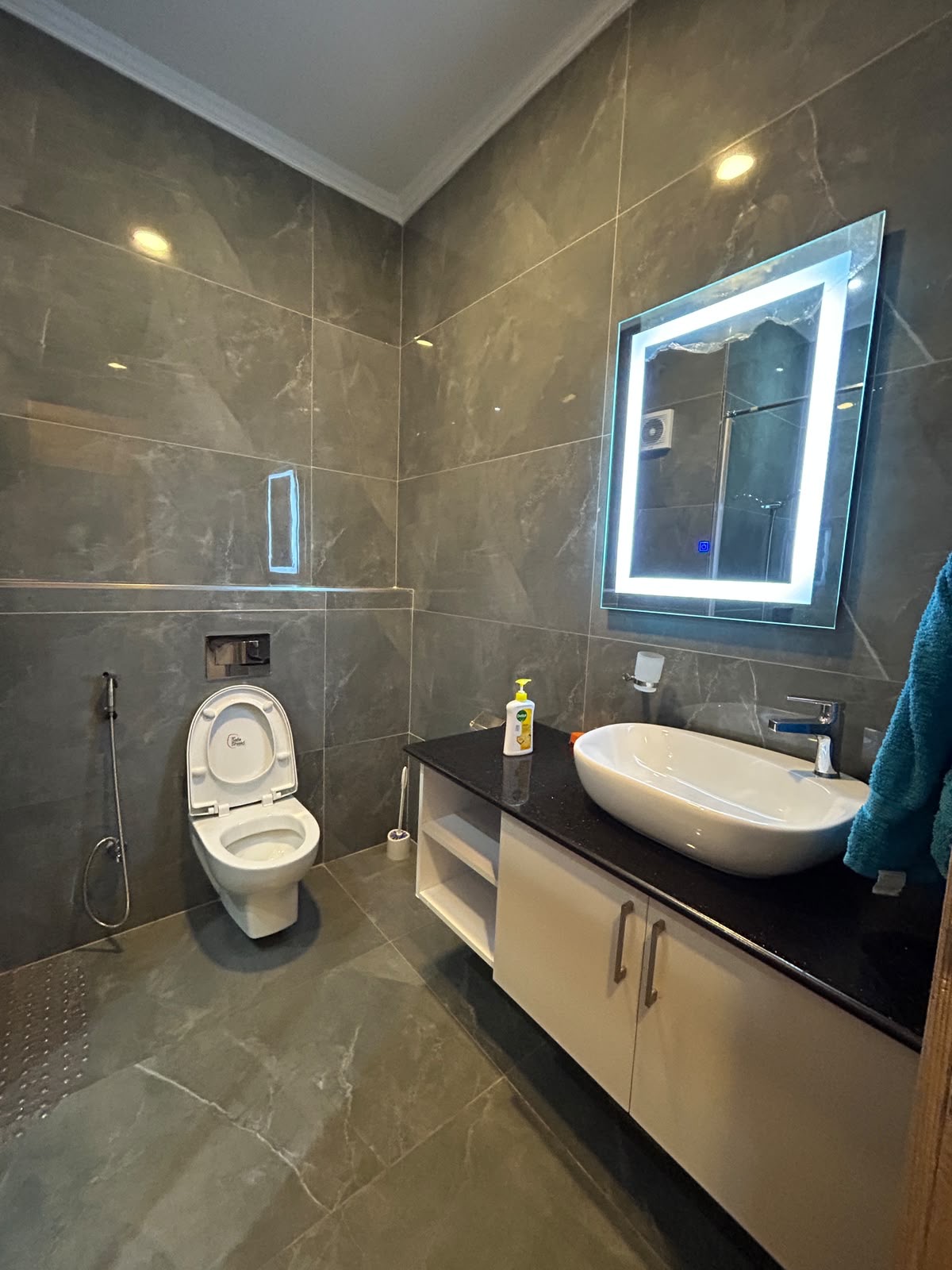 4 bedroom furnished apartment Image