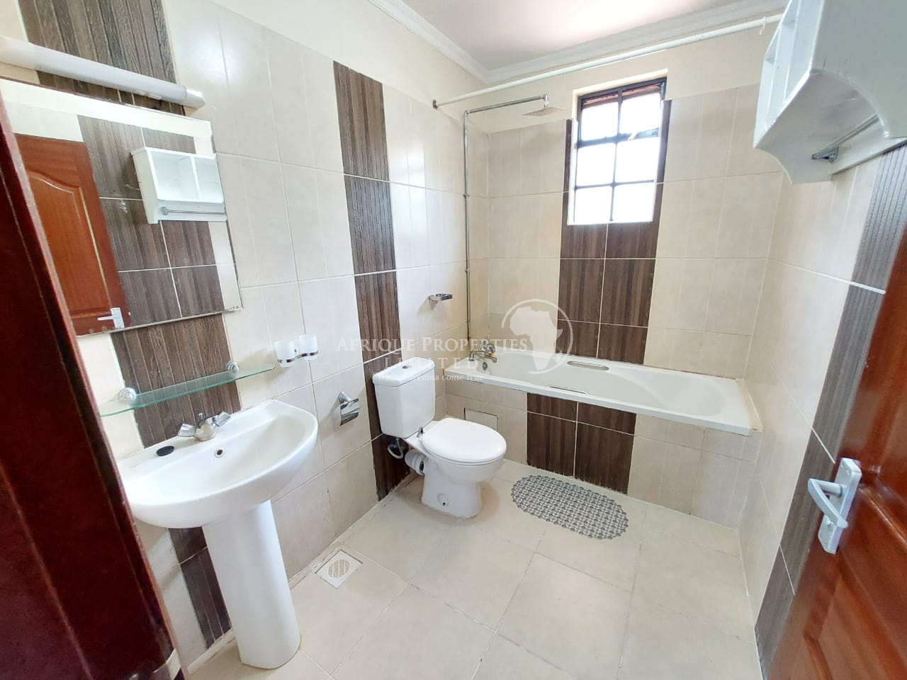 4 bedroom house for rent in Fourways Junction Kiambu road Image