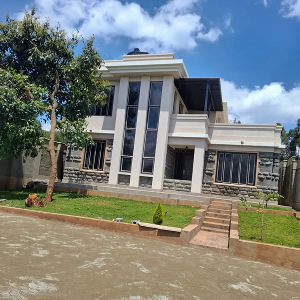 4 bedroom maiosnette +dsq(All ensuite)+Study for sale Off waiyaki way,Rironi