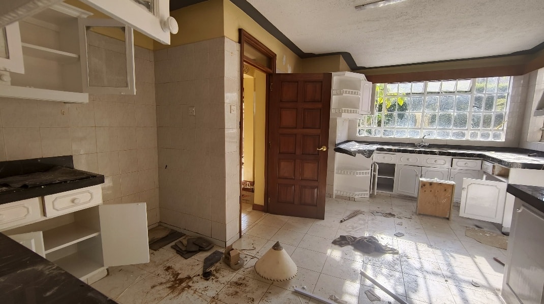 4 Bedroom Maisonette + DSQ To Let in Old Runda Image