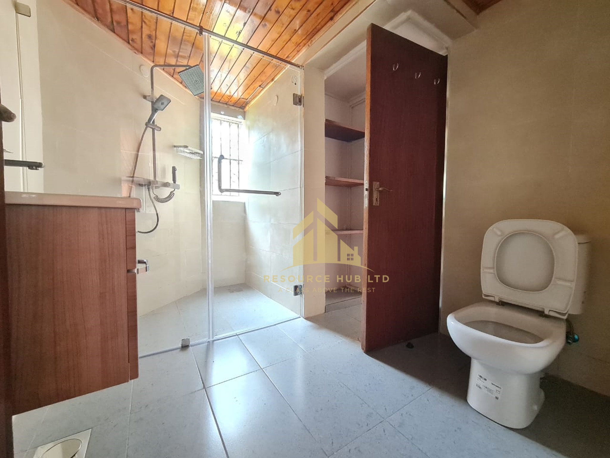 4 bedroom maisonette for rent in Gigiri Image