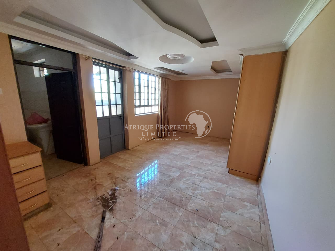 4 bedroom maisonette for rent in Membley Image