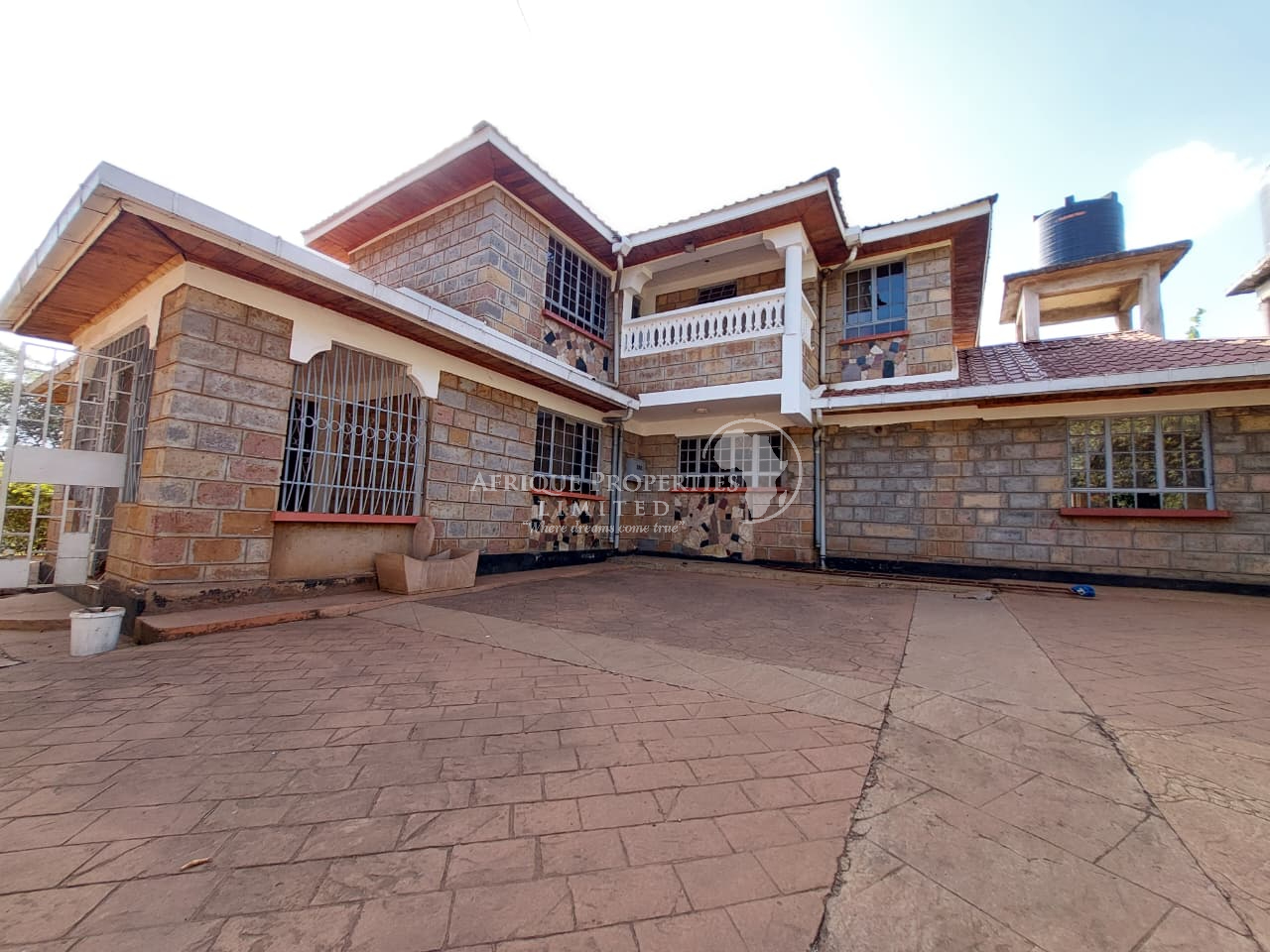 4 bedroom maisonette for rent in Membley Image
