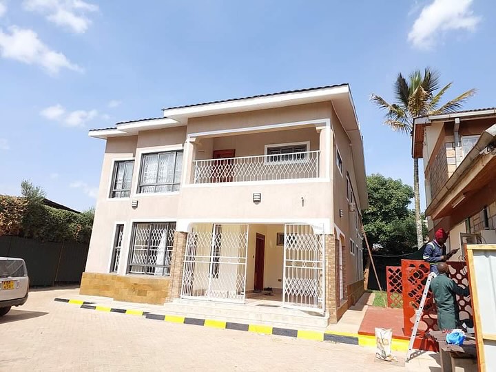 4 bedroom Maisonette For Rent in Ridgeways