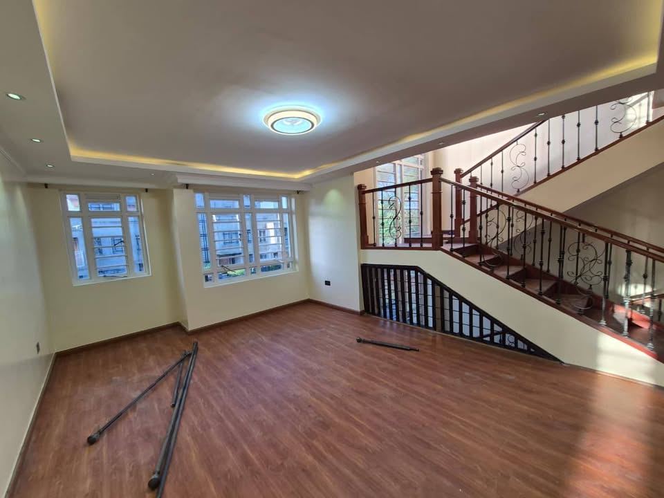 4 Bedroom Maisonette For Rent in Ridgeways Image