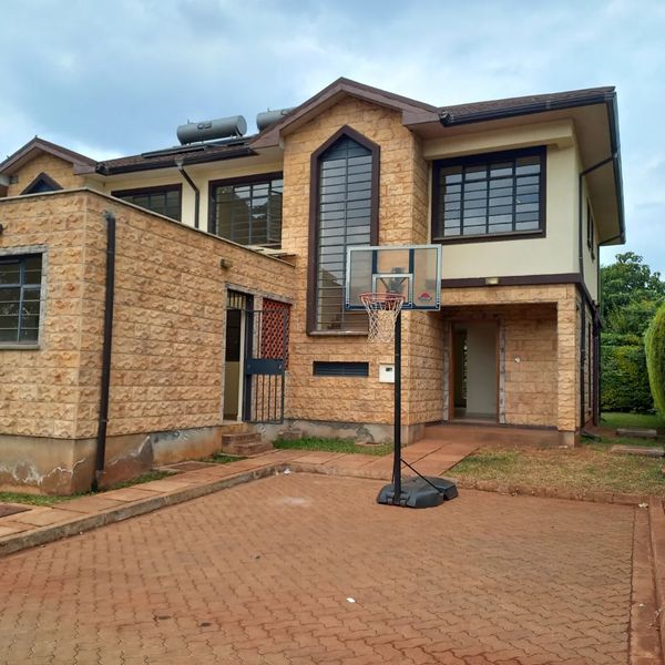 4 bedroom maisonette for sale along kiambu road.