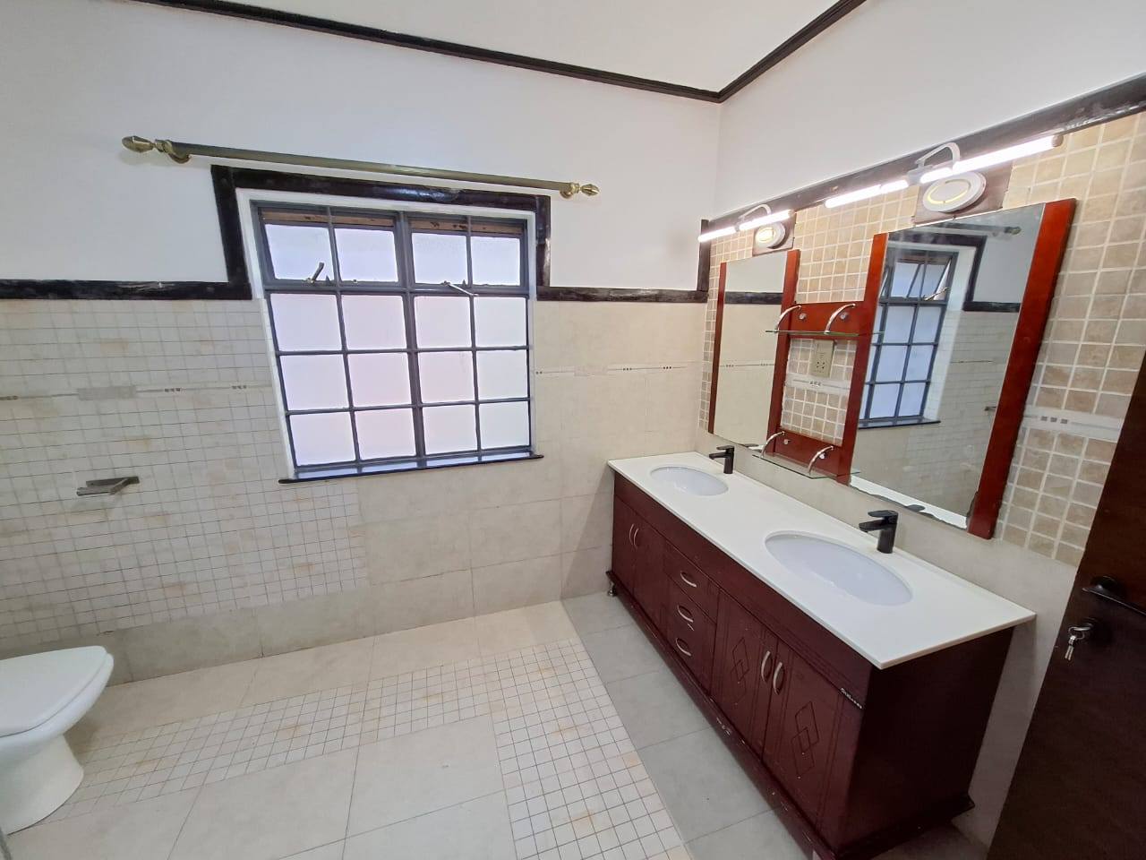 4 Bedroom Maisonette For Sale in Kileleshwa Image