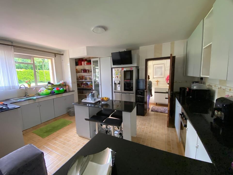 4-Bedroom Maisonette For Sale in Runda