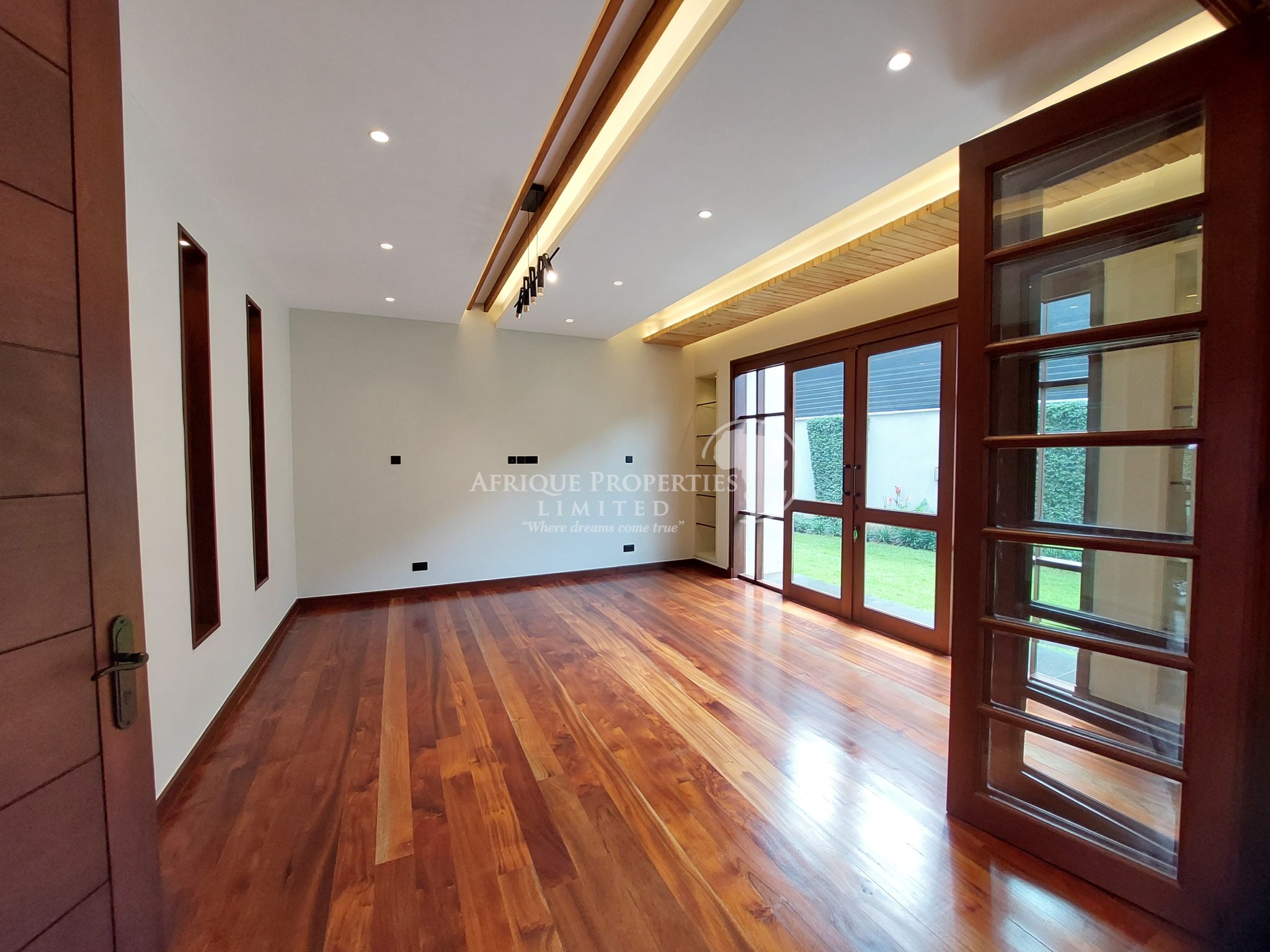 4 Bedroom Maisonette For Sale in Runda Image