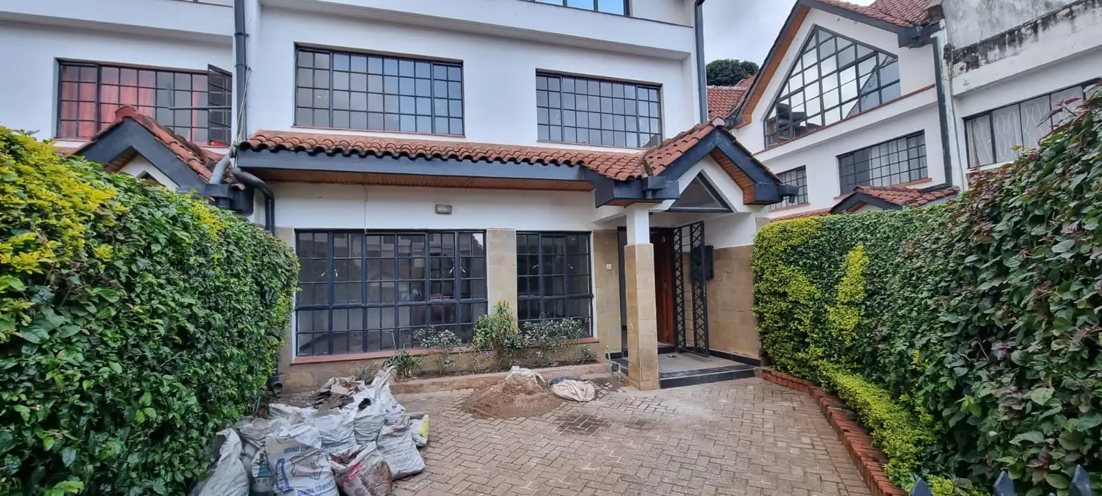 4 Bedroom Maisonette For Sale in Westlands