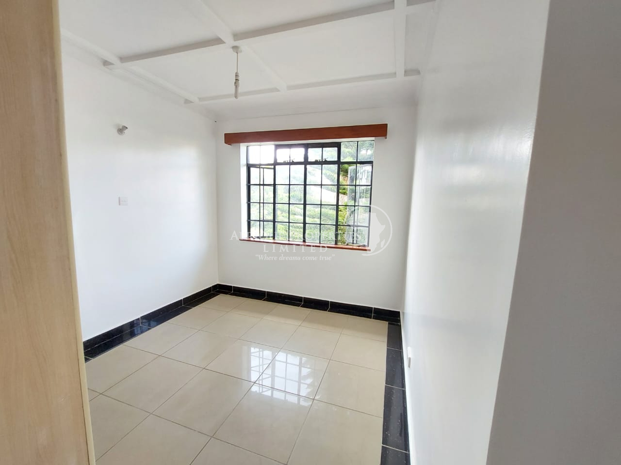 4 bedroom maisonette for sale on Kiambu Road Image