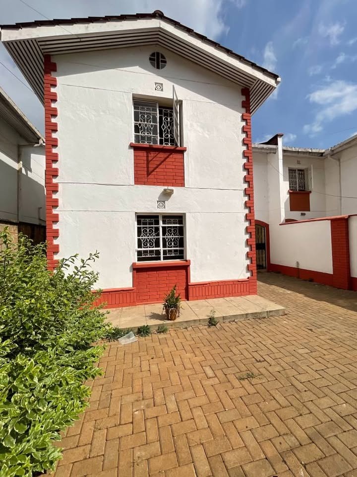 4 bedroom maisonette plus 1 bedroom guest bedroom to let in Lavington