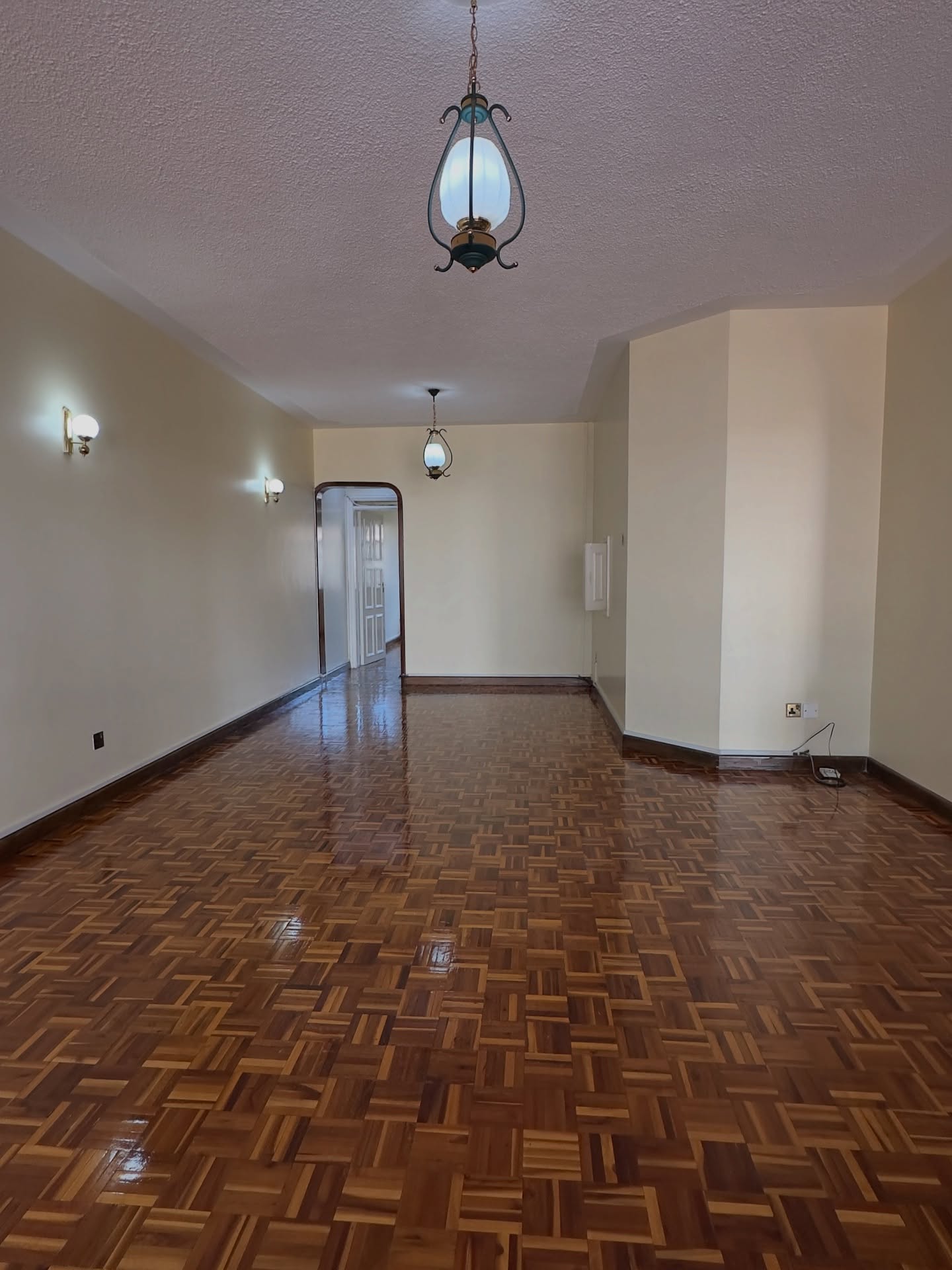 4 bedroom maisonette plus a dsq for sale in Brookside Image
