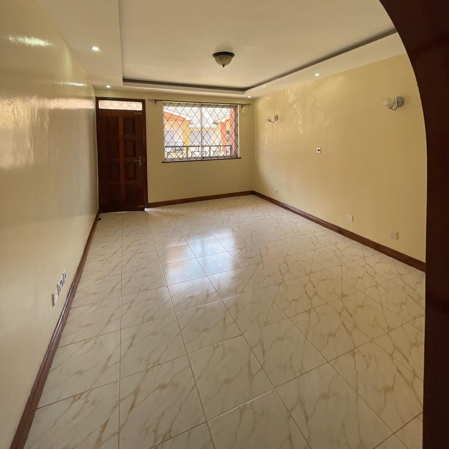 4 bedroom maisonette plus dsq for rent in kileleshwa Image