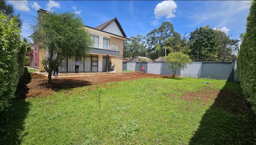 4 Bedroom Maisonette Plus DSQ For Sale in Garden Estate
