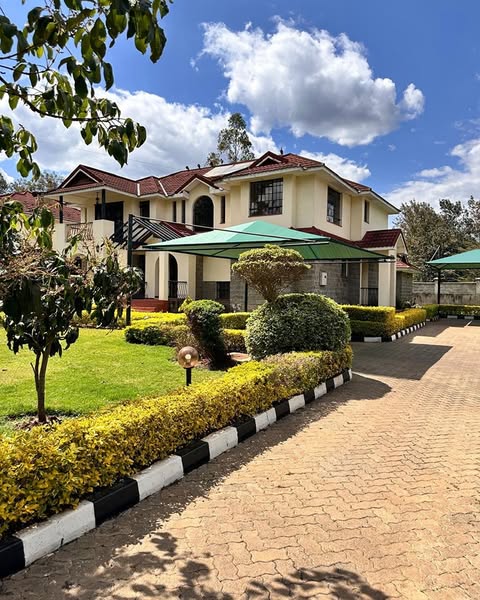 4 Bedroom Maisonette Plus Dsq For Sale in Karen