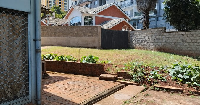 4 Bedroom Maisonette Plus Dsq For Sale in Kileleshwa Image