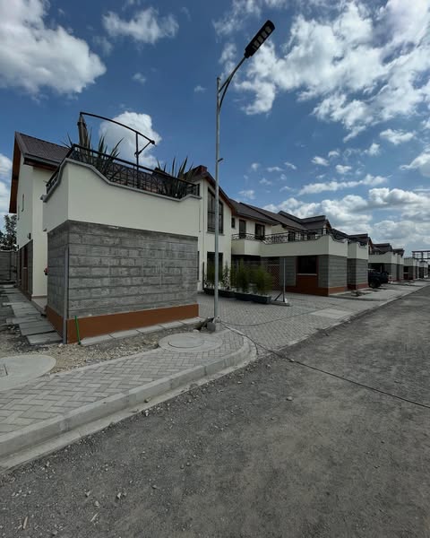 4 Bedroom Maisonette Plus DSQ For Sale in Kitengela