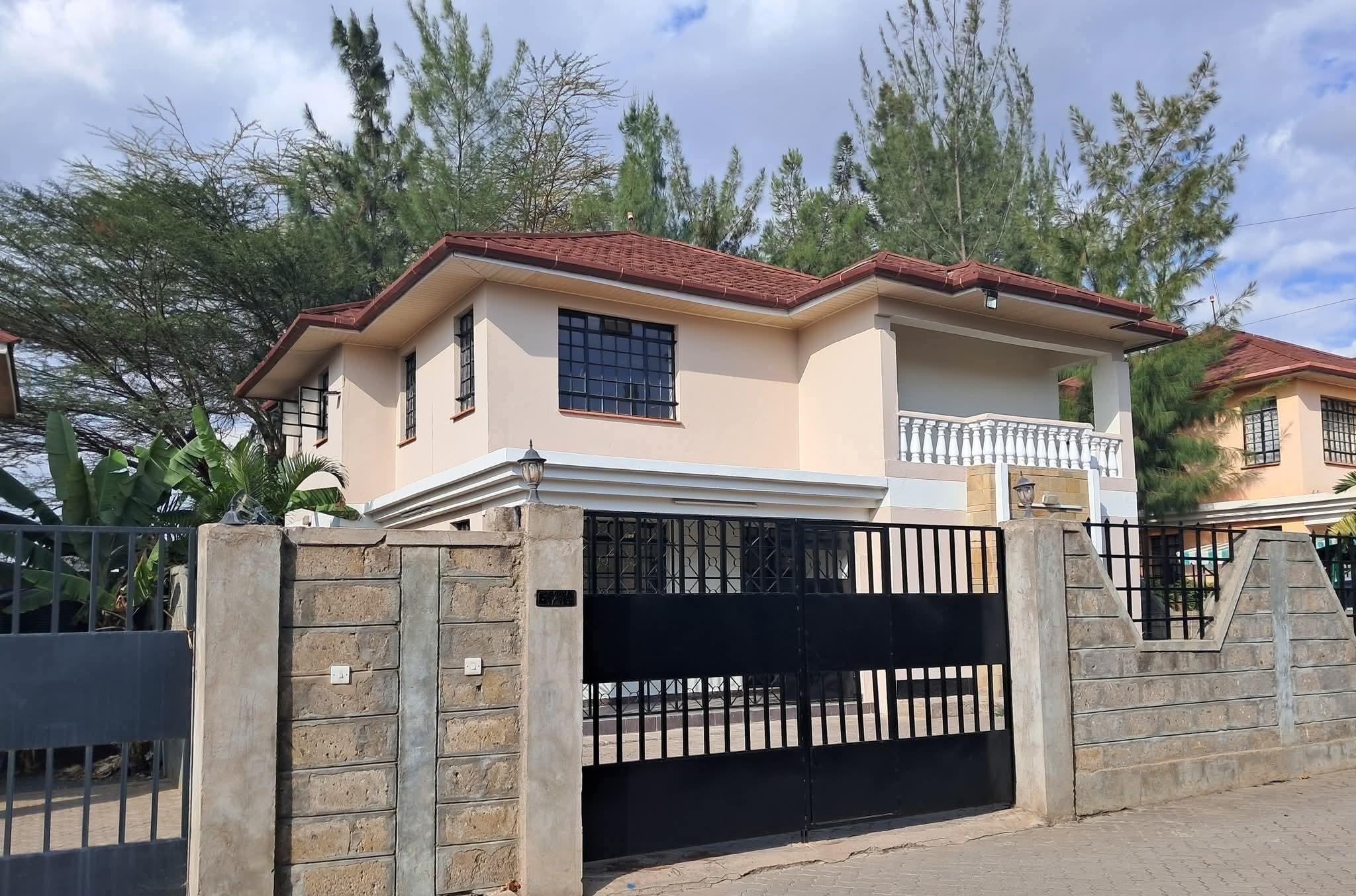 4 Bedroom Maisonette Plus DSQ For Sale in Kitengela, Yukos