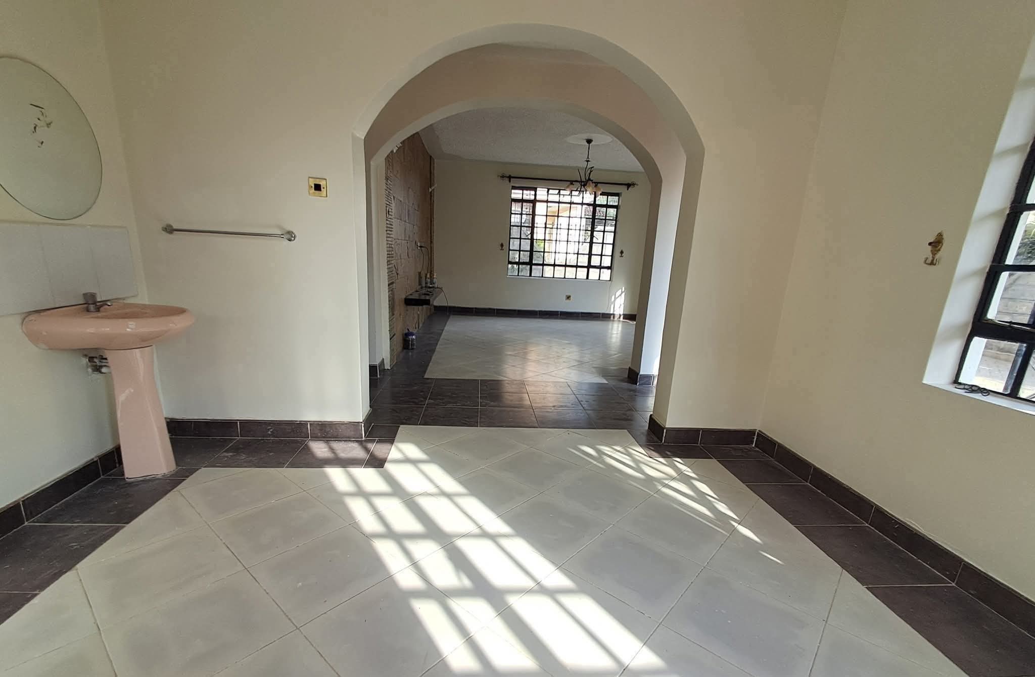 4 Bedroom Maisonette Plus DSQ For Sale in Kitengela, Yukos Image