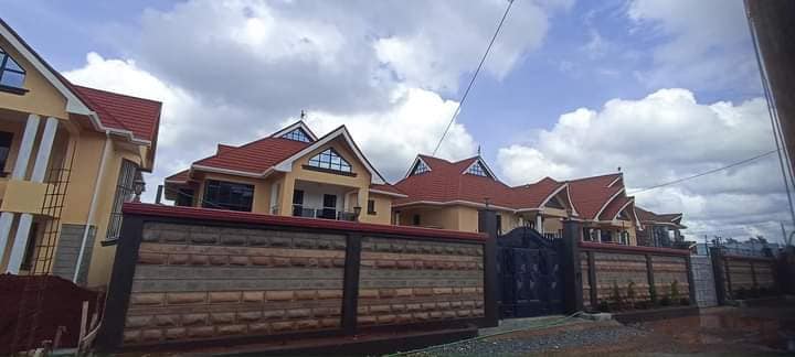 4 Bedroom Maisonette plus Dsq For Sale in Ruiru