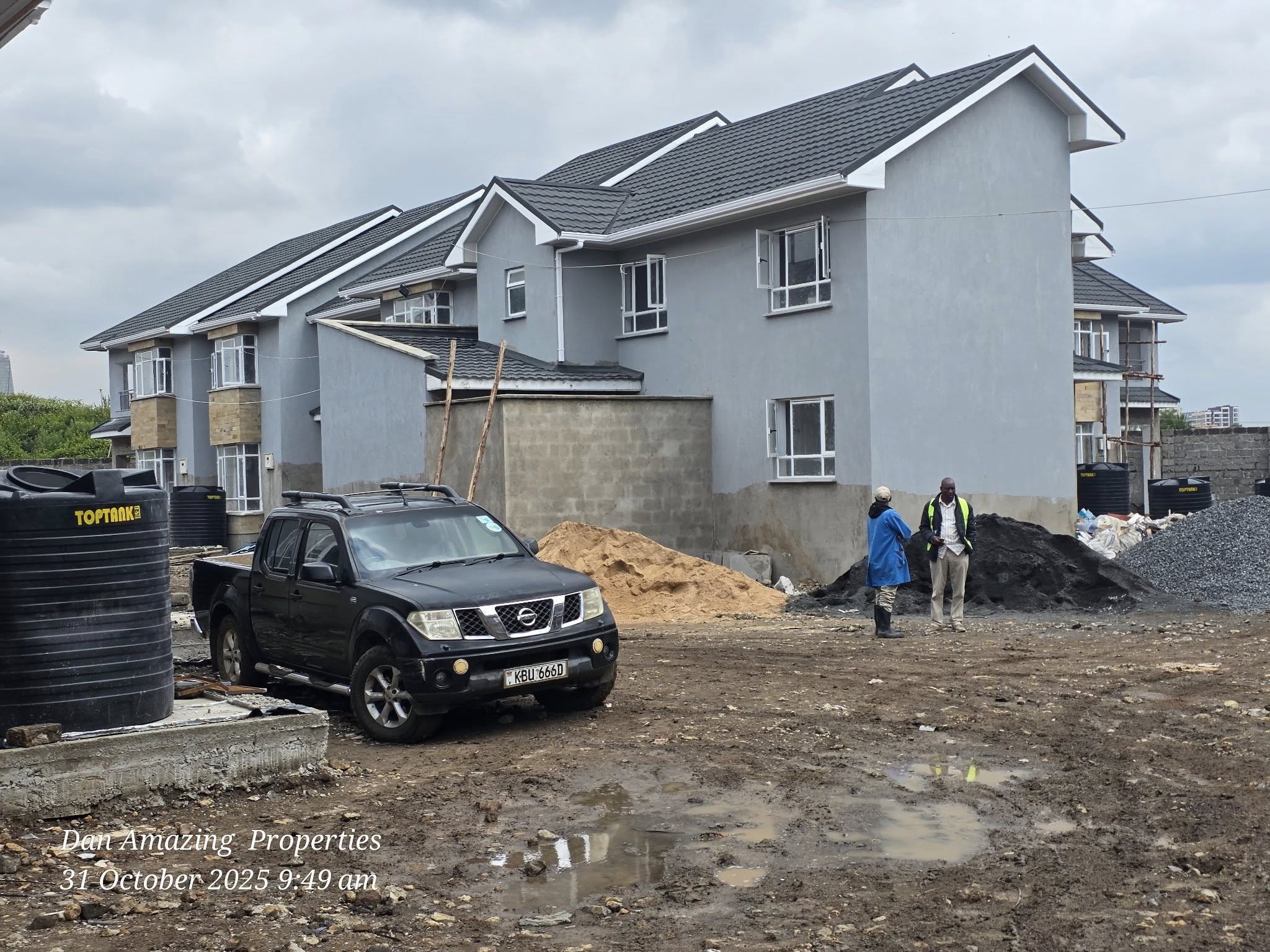 4 Bedroom Maisonette Plus DSQ For Sale in South C