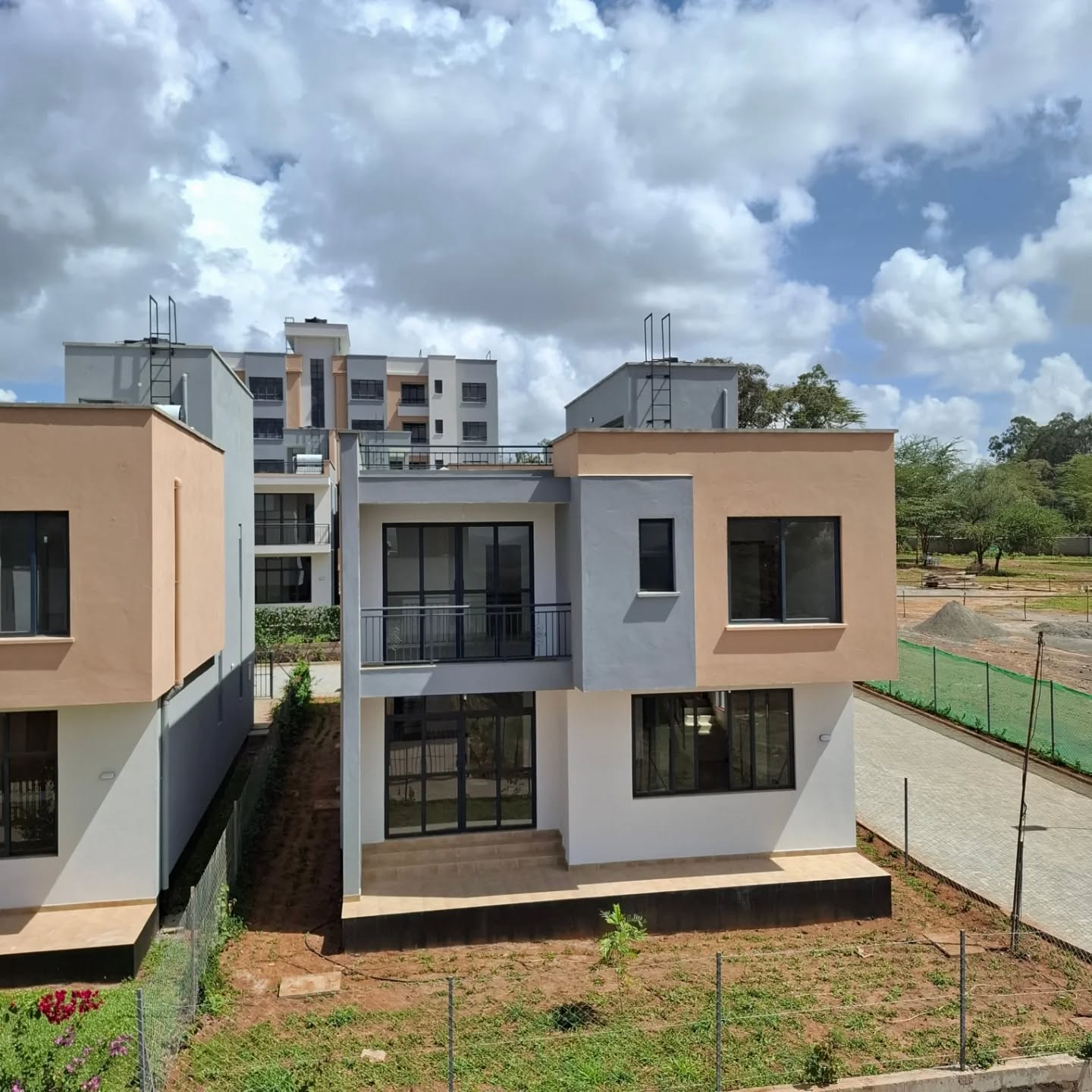 4 bedroom maisonette plus dsq for sale Off Mombasa Road