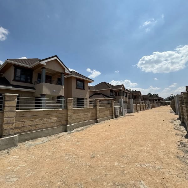 4 bedroom maisonette plus SQ for sale in Kikuyu.